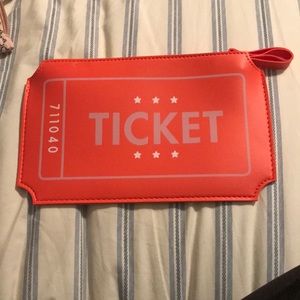 Cosmetic bag